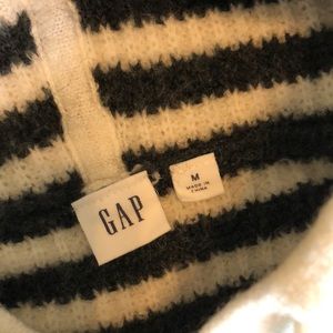 Gap Sweater